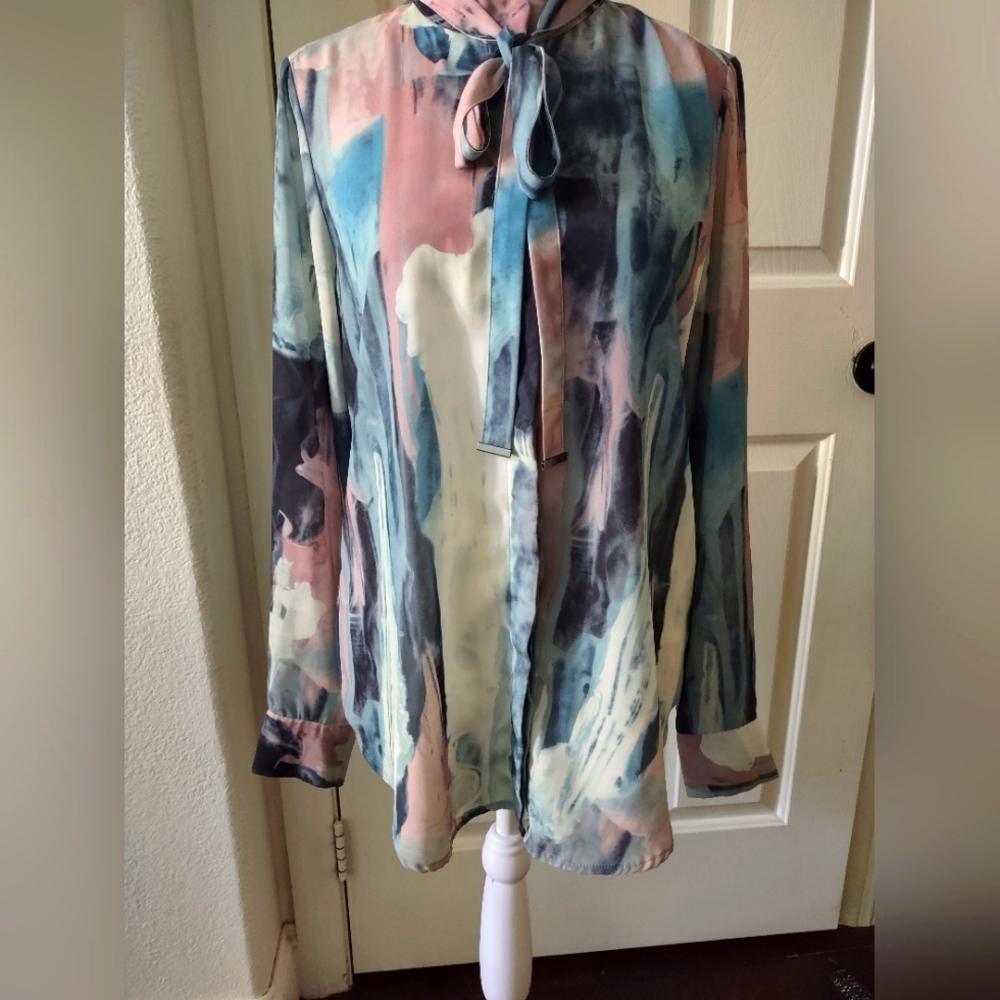 Women's Pastel Colored Blouse with Tie Accent